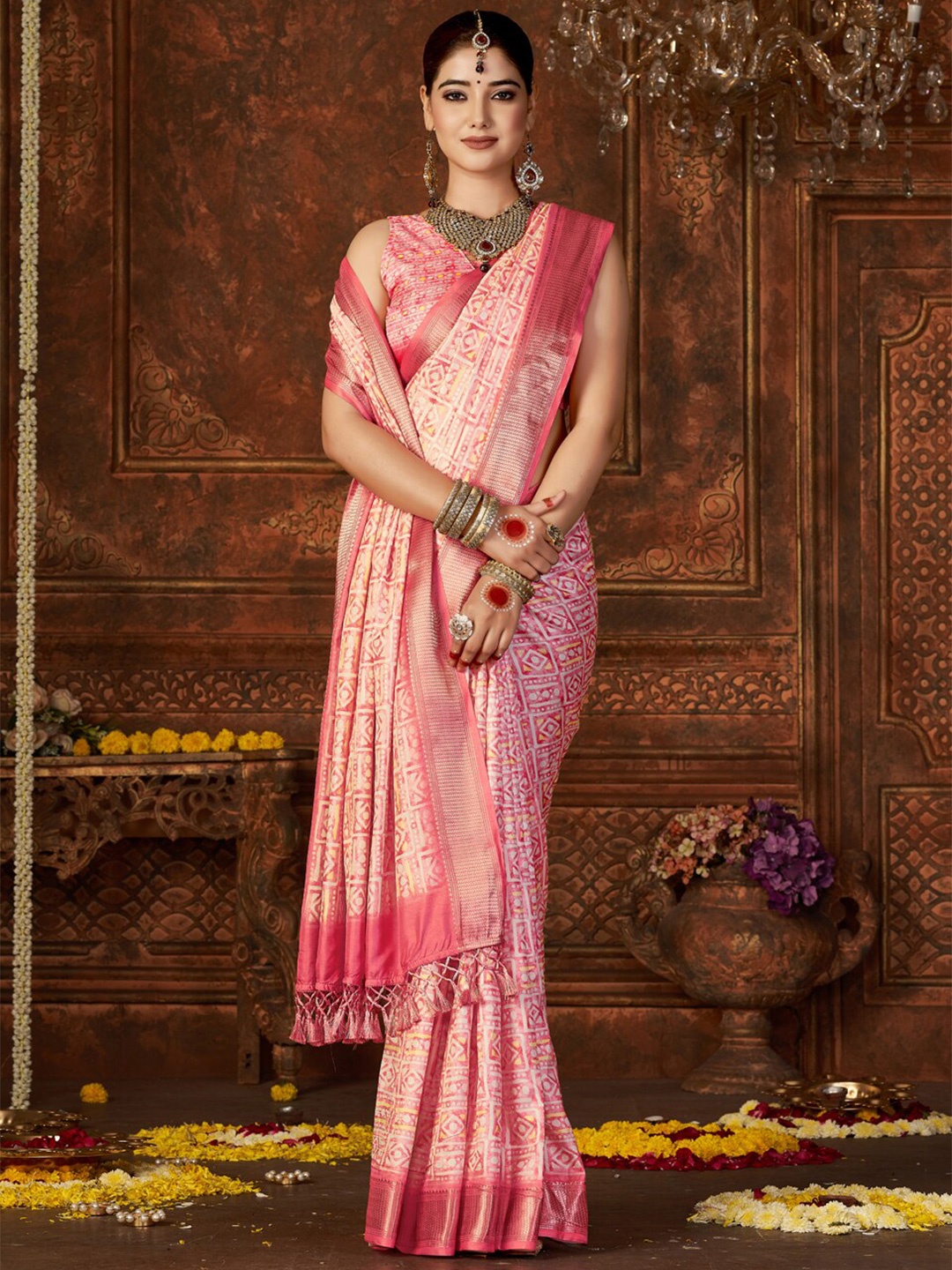 

VILLAGIUS Geometric Printed Zari Pure Silk Saree, Pink
