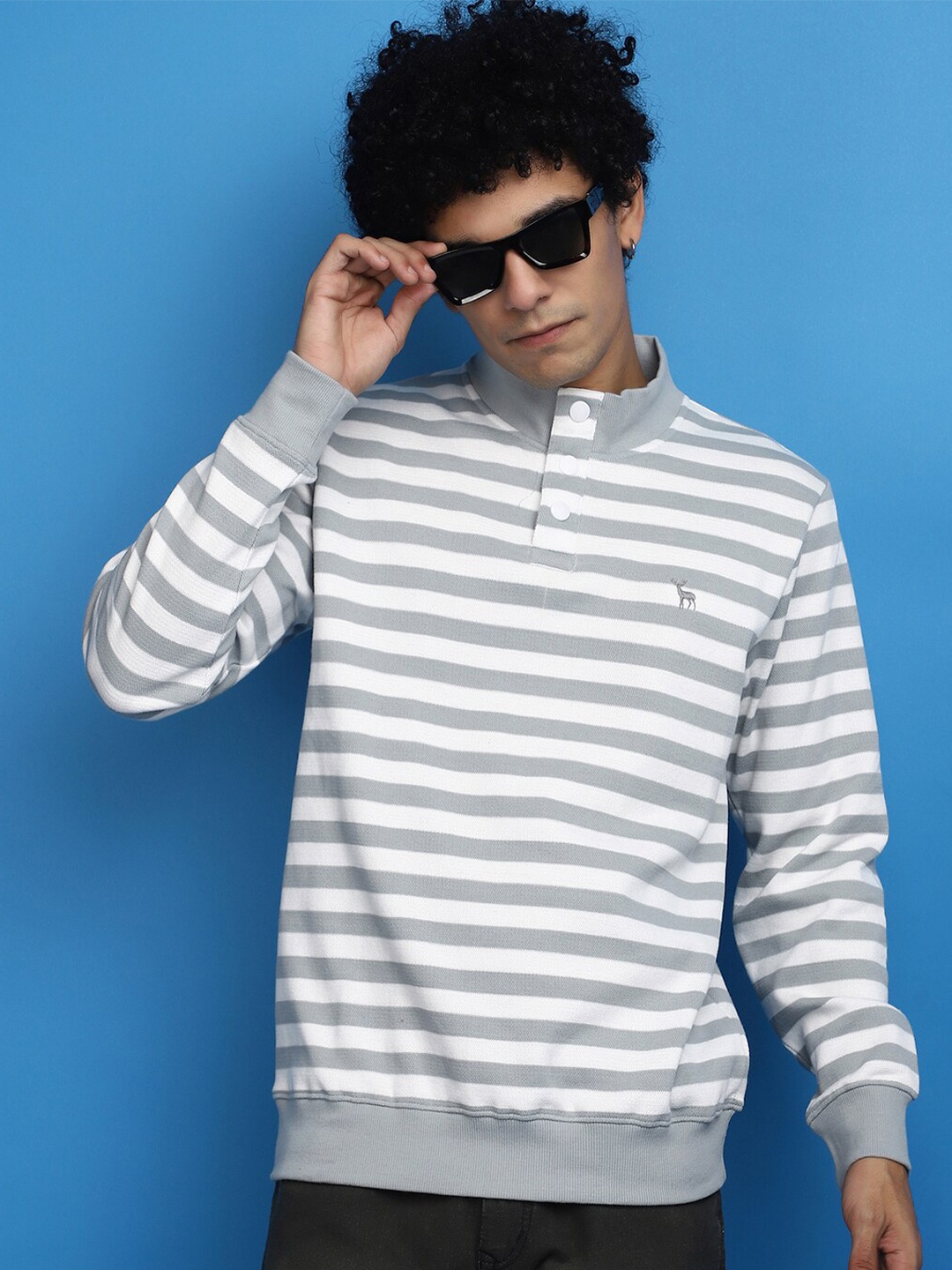 

V-Mart Striped High Neck Sweatshirt, White