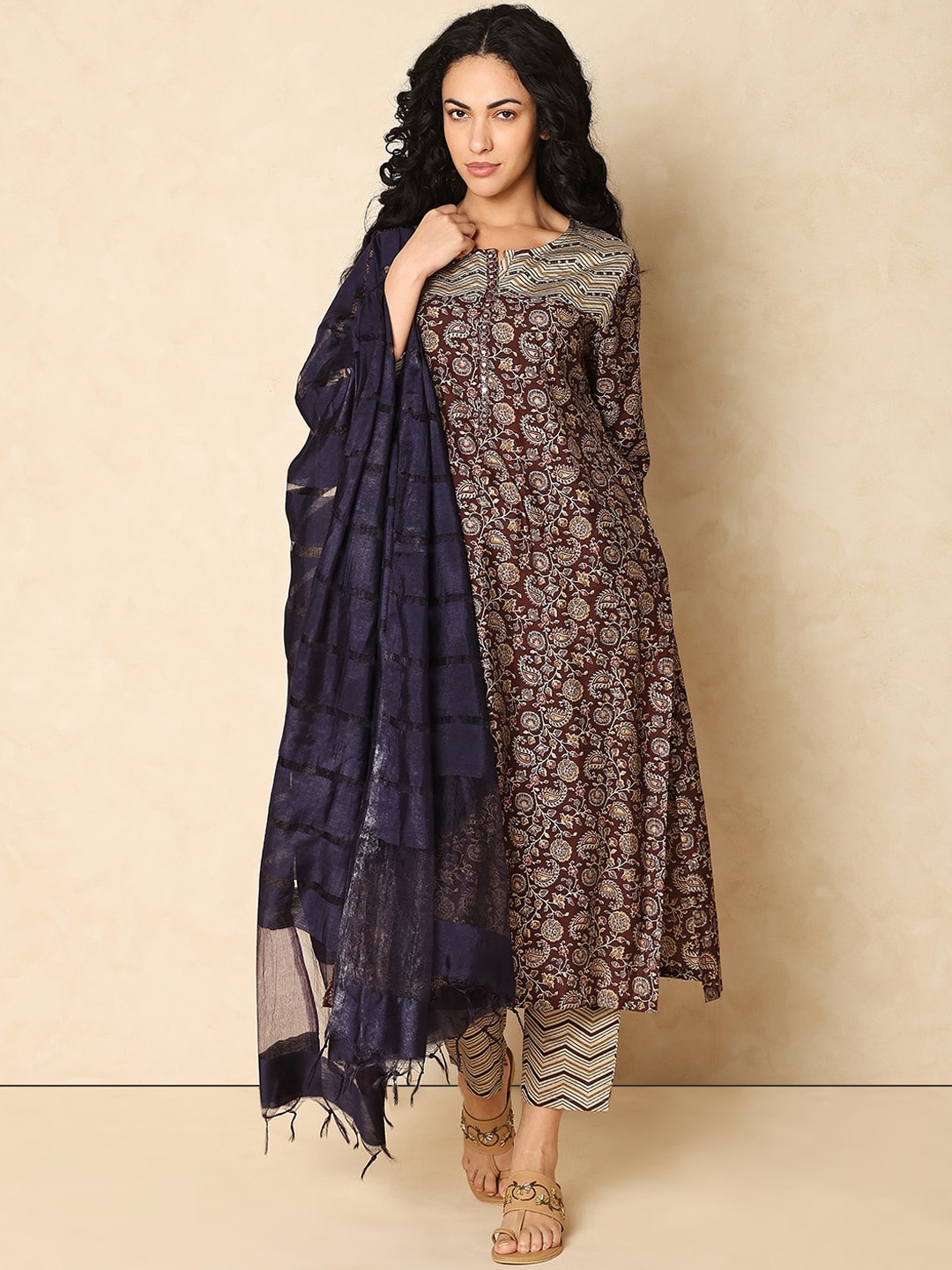

Indifusion Ethnic Motifs Printed Kurta with Trousers & With Dupatta, Brown