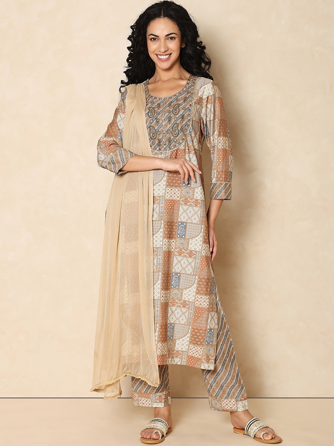 

Indifusion Ethnic Motifs Printed Thread Work Kurta with Trousers & With Dupatta, Beige