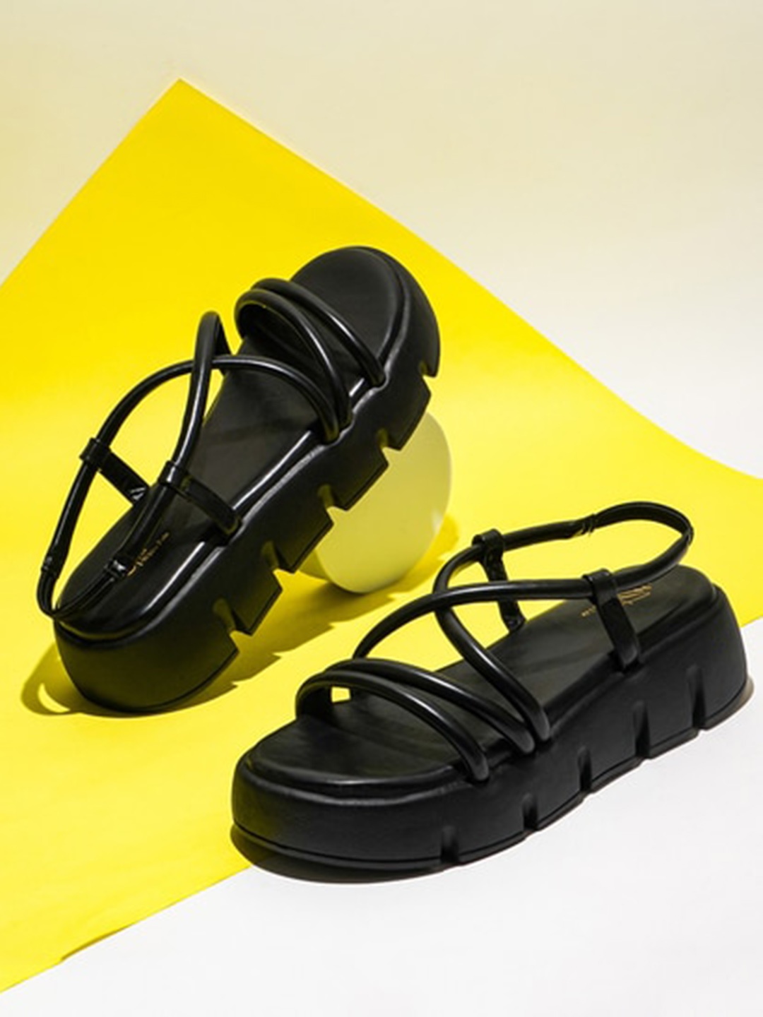 

THE WHITE POLE Platform Heels With Backstrap, Black
