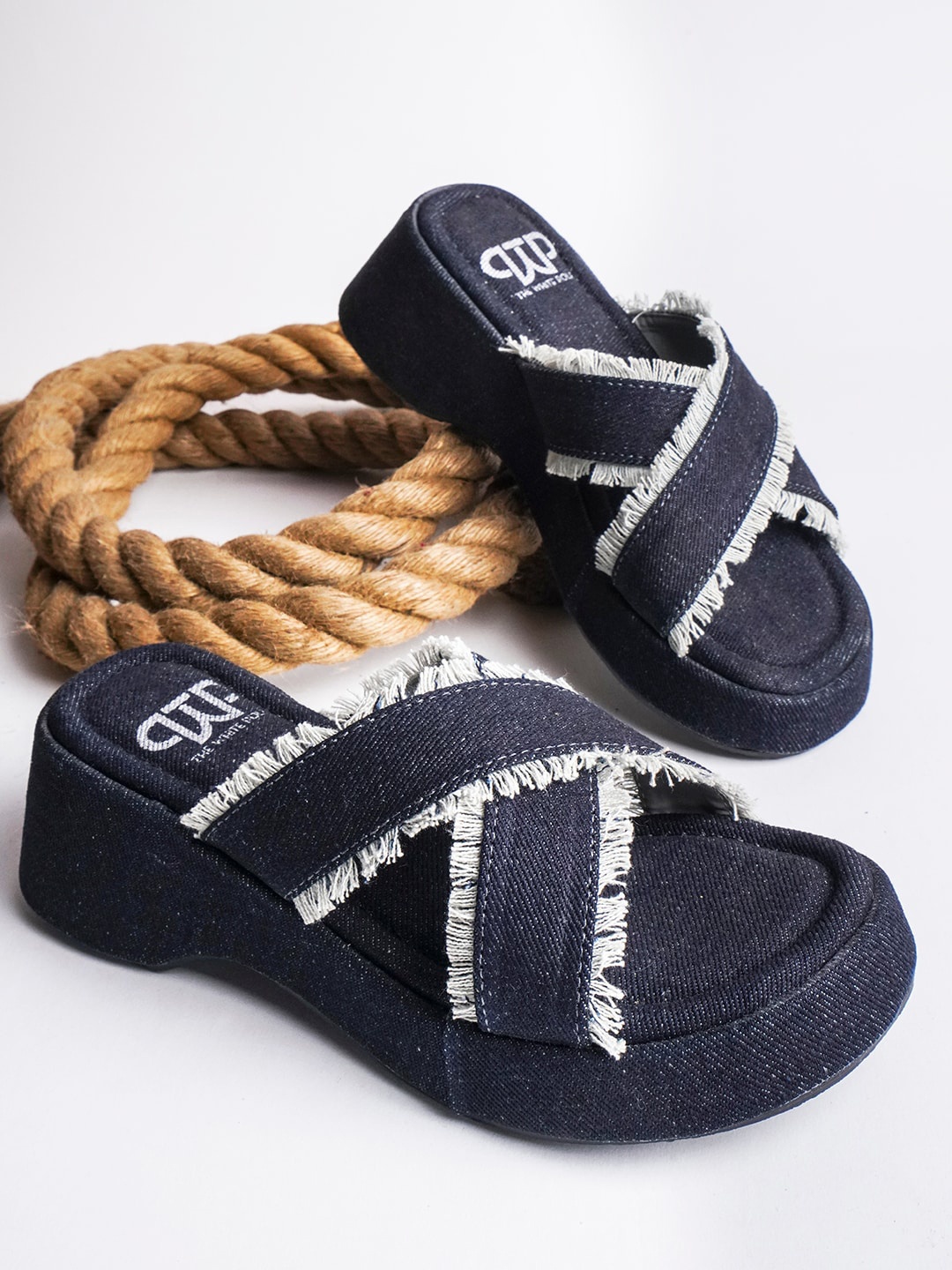 

THE WHITE POLE Textured Canvas Platform Heels, Navy blue