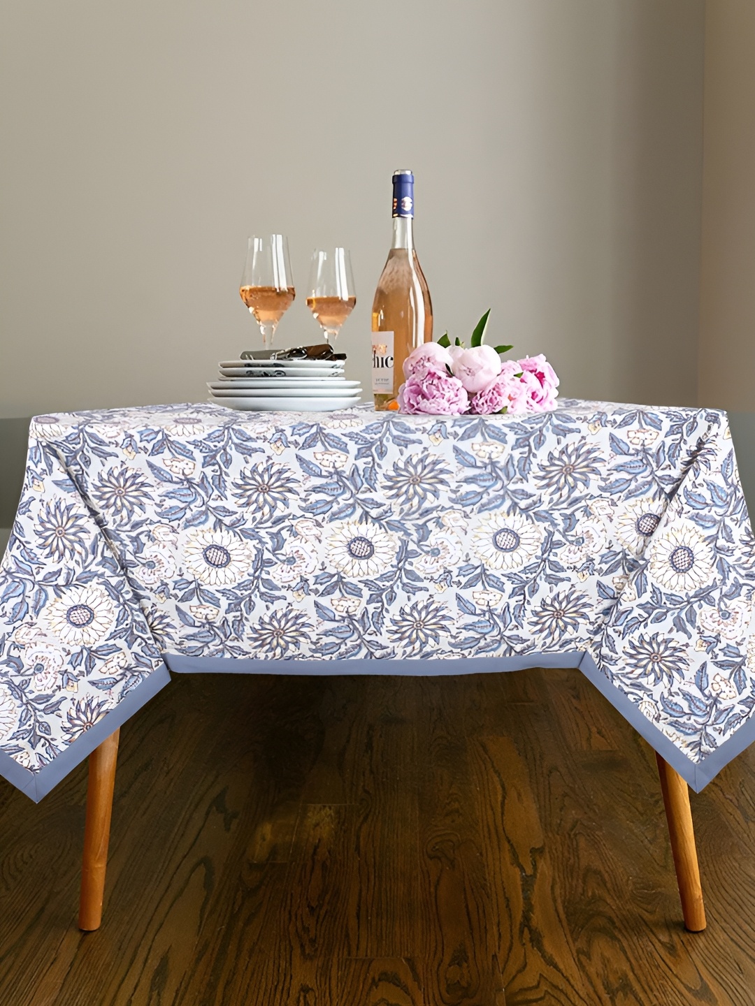 

Texstylers White & Grey Floral Anti Slip Cotton 4-Seater Table Cover