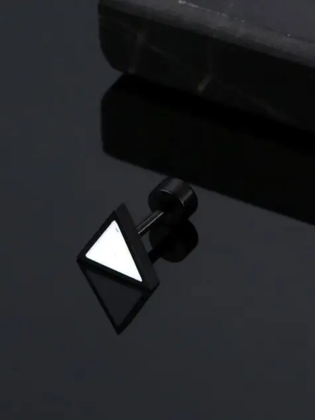 

WROGN Men Stainless Steel Geometric Studs Earrings, Silver