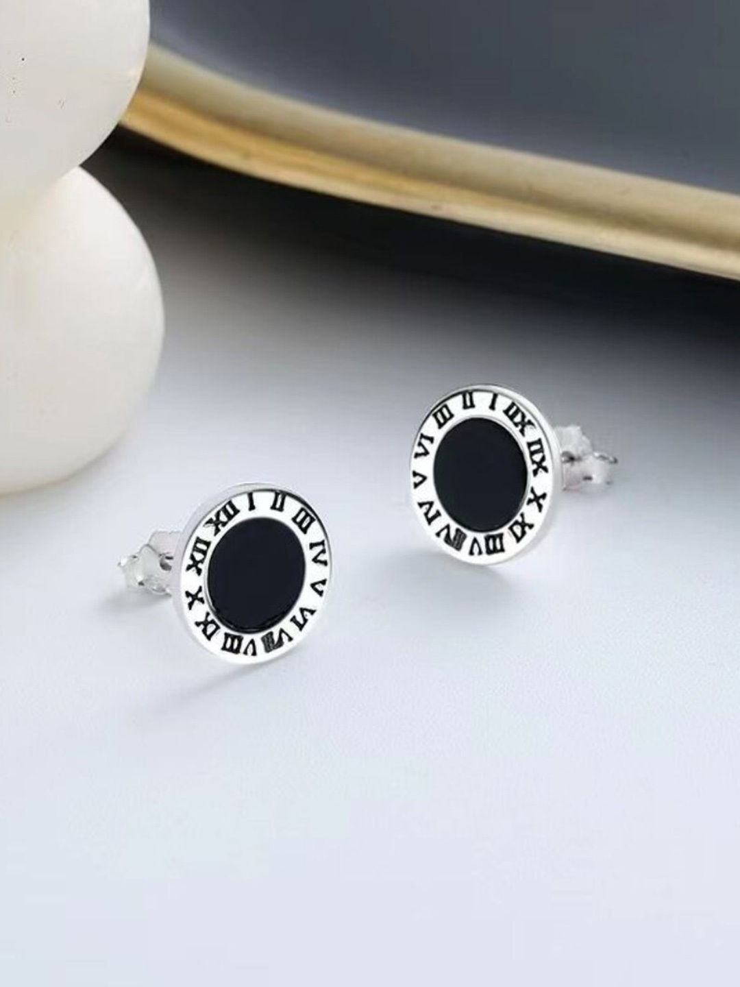 

WROGN Men Studs Earrings, Silver