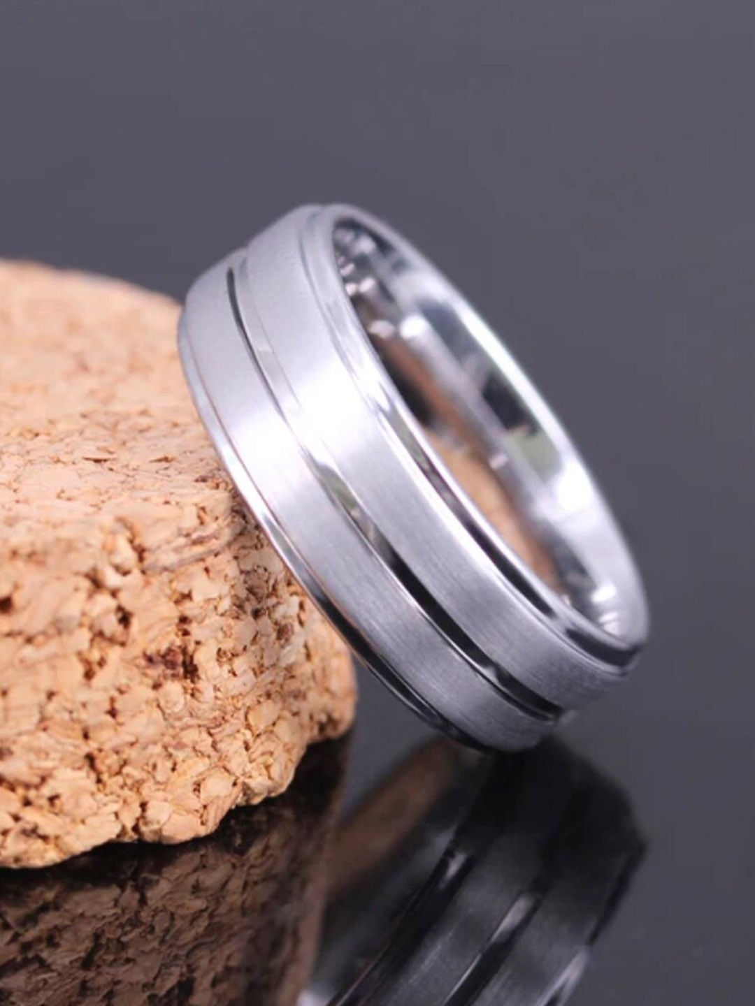 

WROGN Men Stainless Steel Caspian Band Ring, Silver