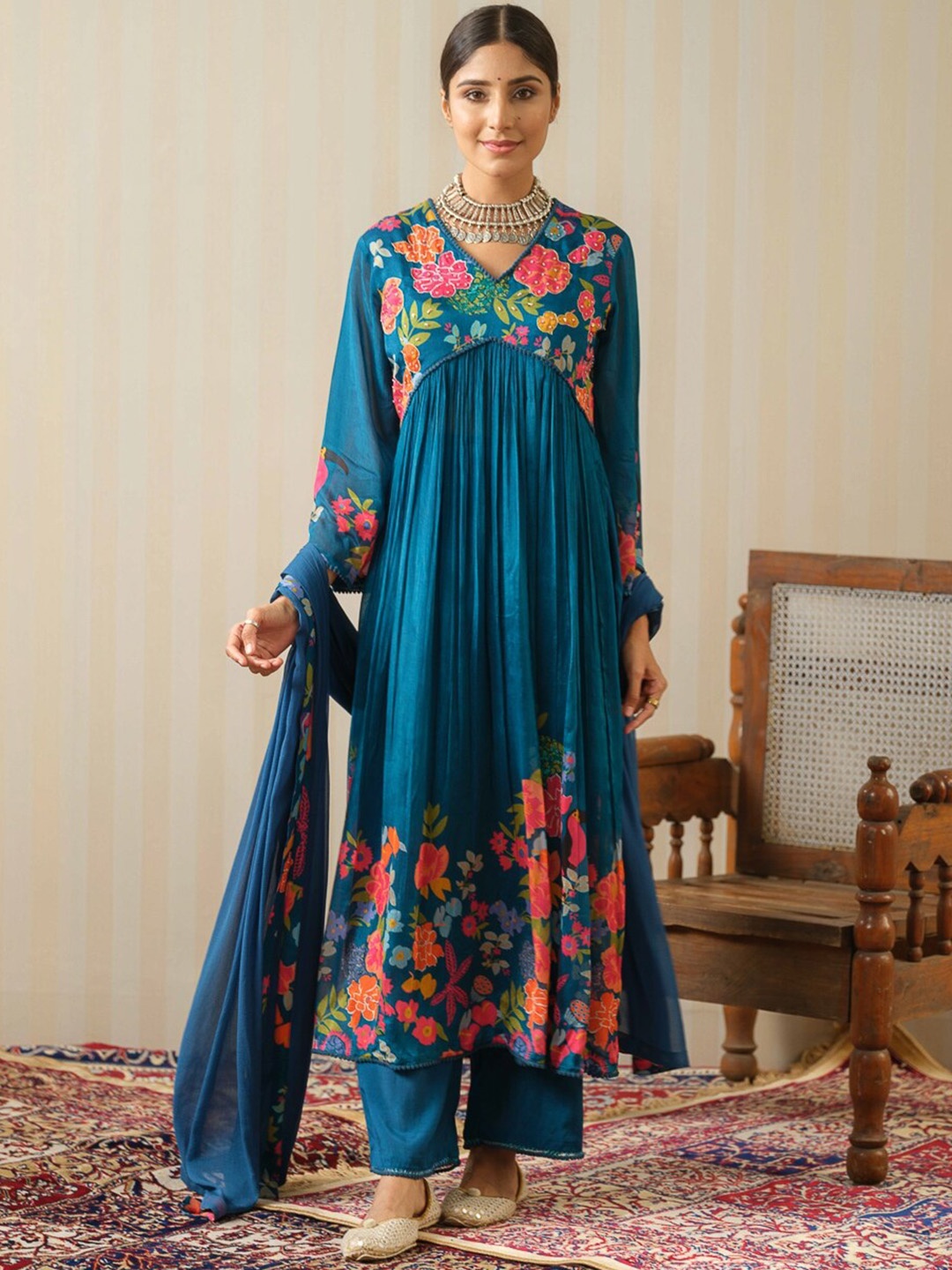 

Sangria Floral Printed Thread Work Straight Kurta & Trousers With Dupatta, Teal