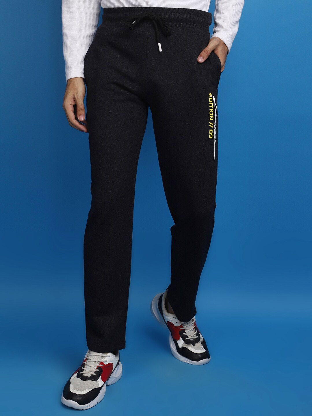 

V-Mart Men Mid-Rise Cotton Fleece Straight Track Pants, Charcoal
