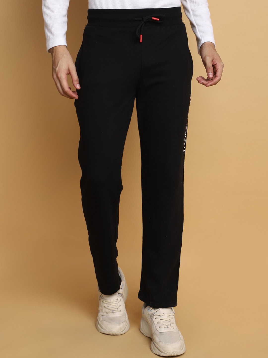 

V-Mart Men Mid-Rise Track Pant, Black
