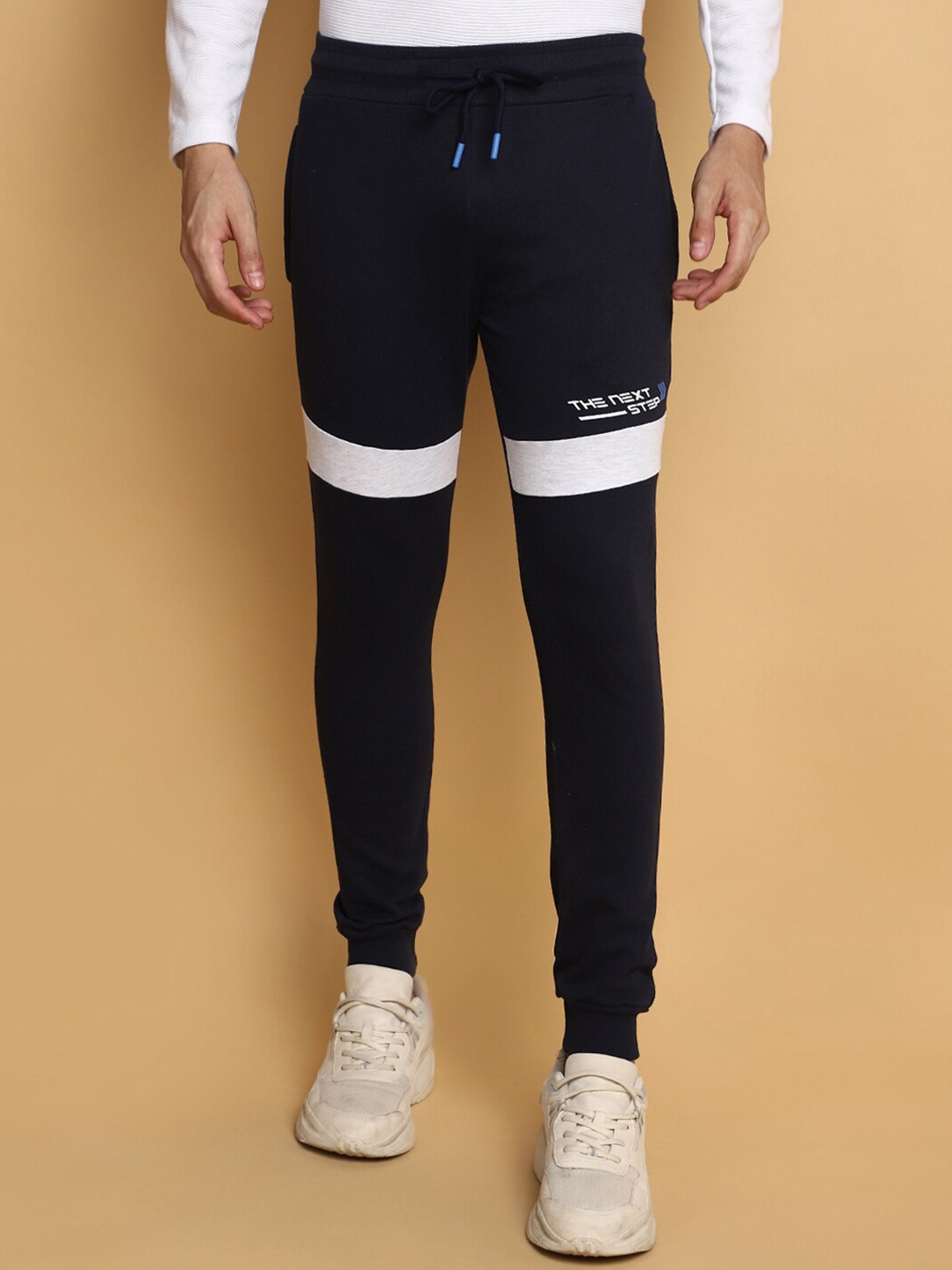 

V-Mart Men Mid-Rise Joggers, Navy blue