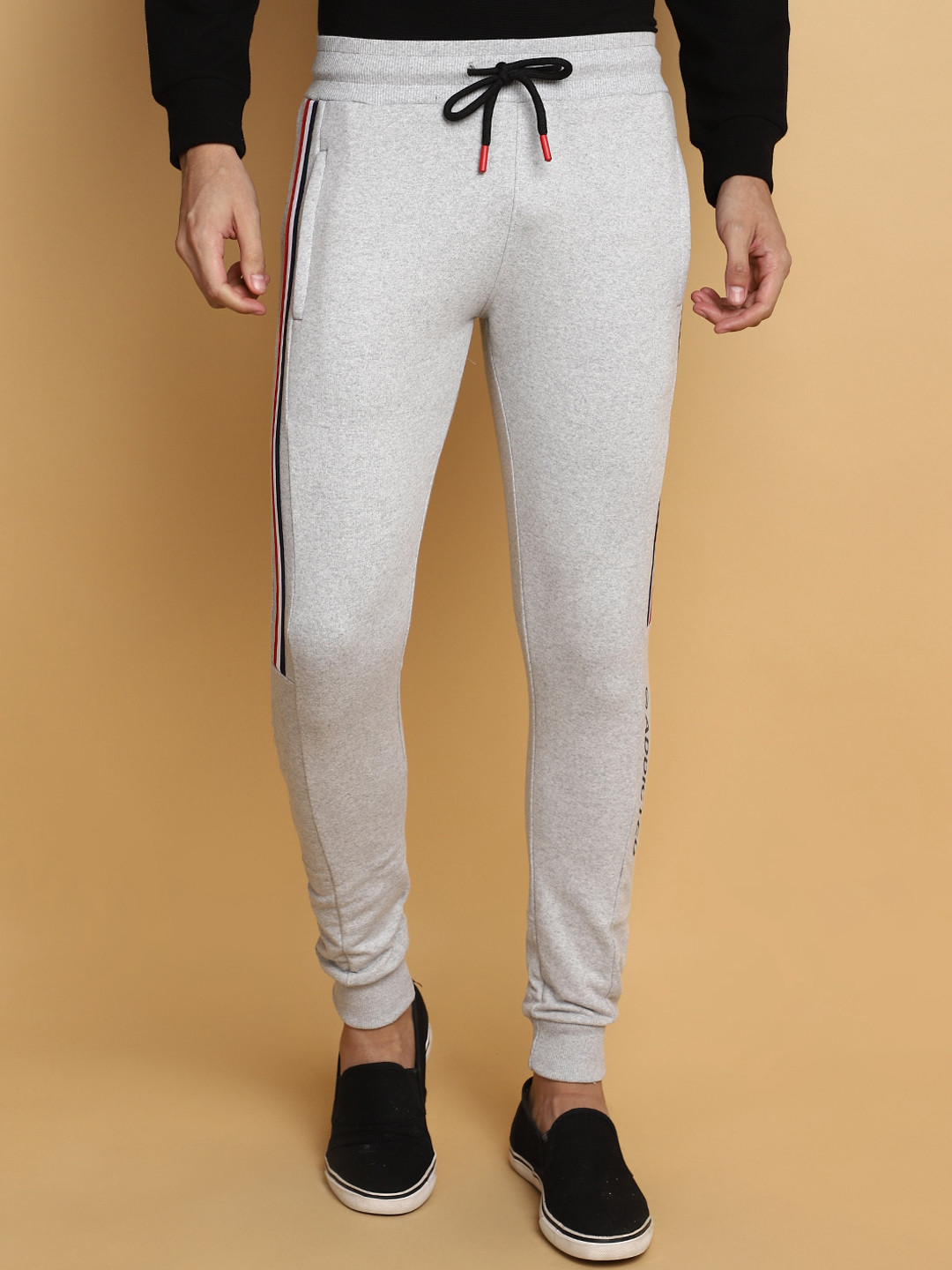 

V-Mart Men Mid-Rise Cuffed Hem Joggers, Grey melange