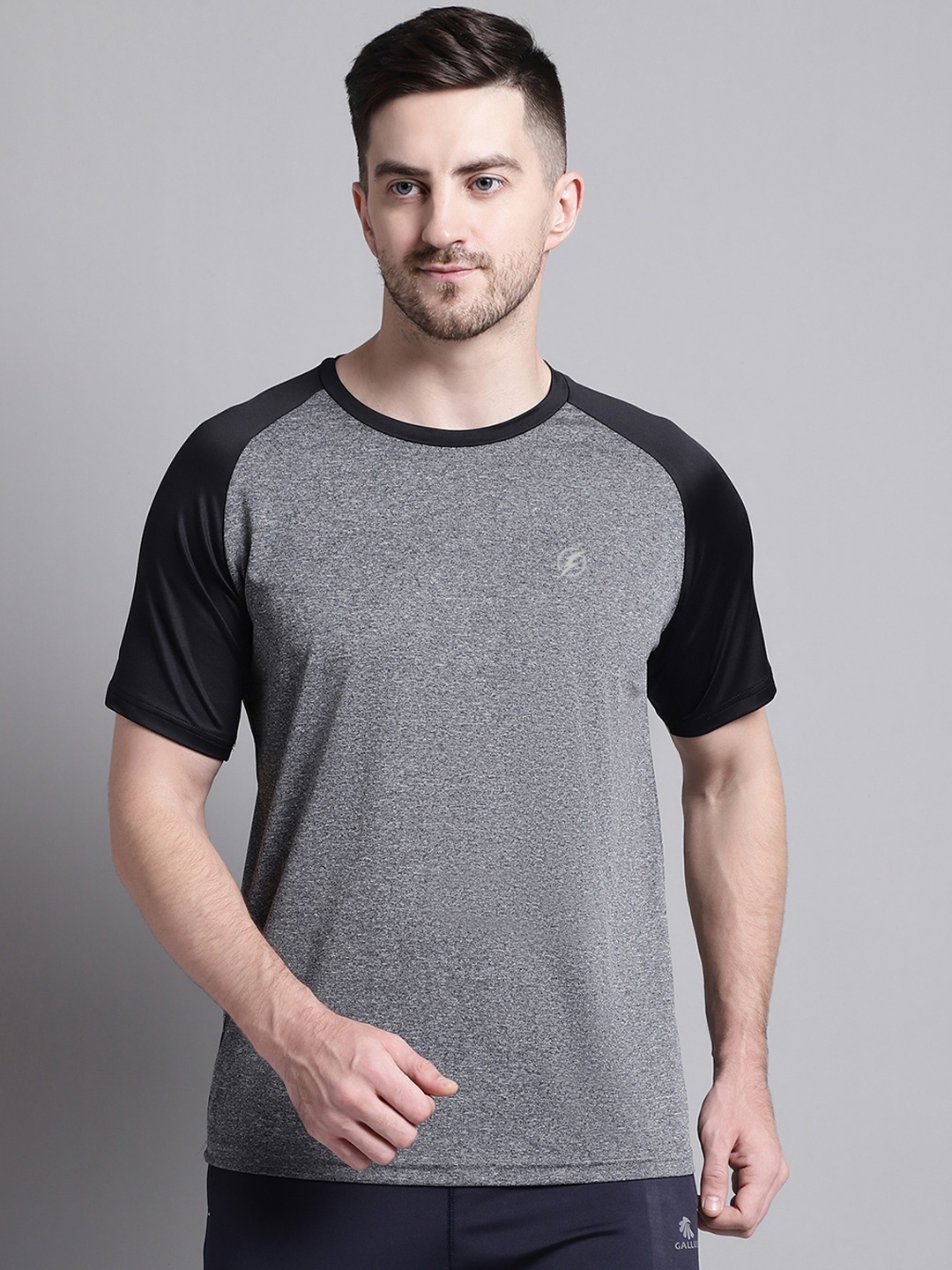 

Friskers Men Black & Grey Slim Fit T-shirt