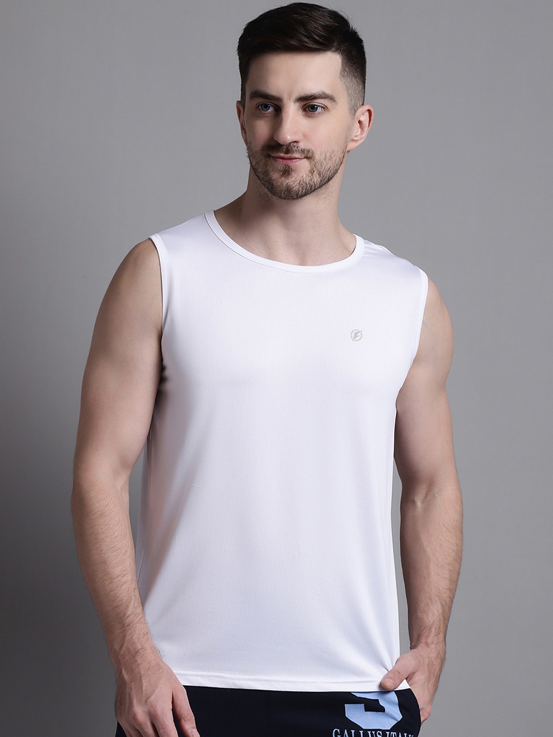 

Friskers Men White Slim Fit T-shirt
