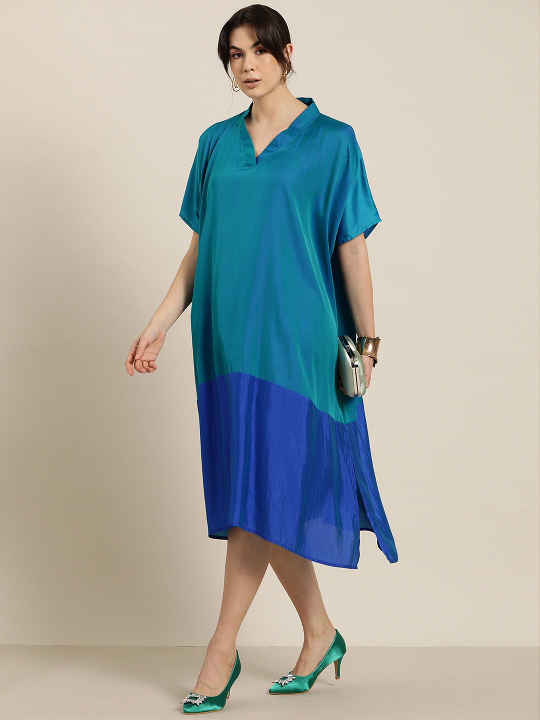 

Qurvii Desi Colourblocked Kimono Sleeve Oversized Kaftan Dress, Green