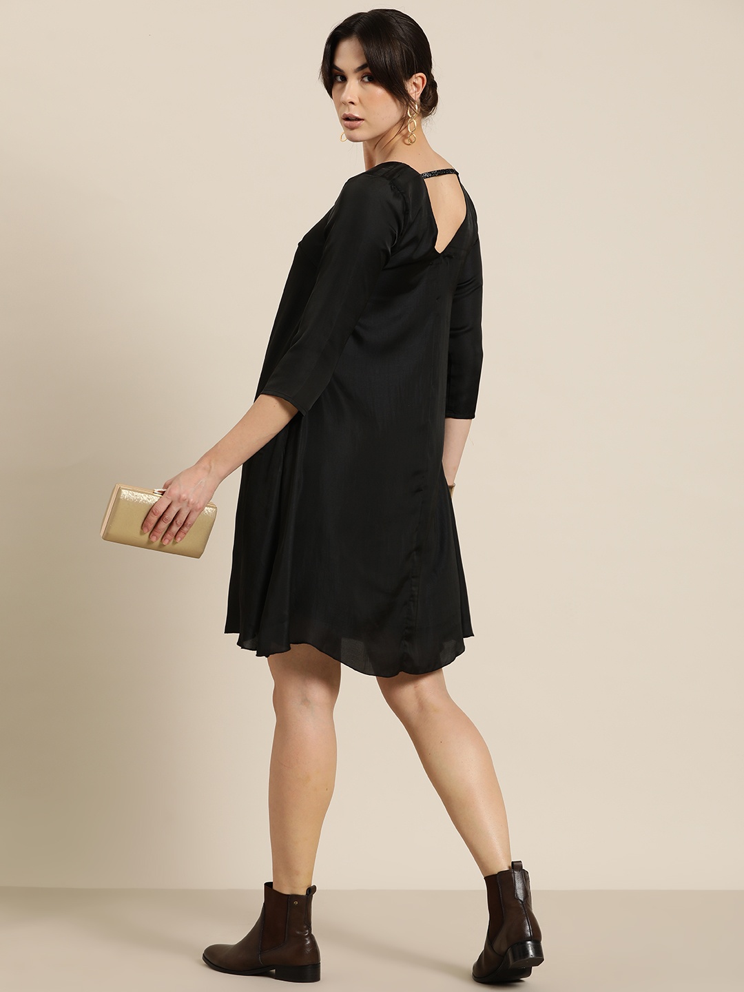 

Qurvii Desi Solid A-Line Dress, Black