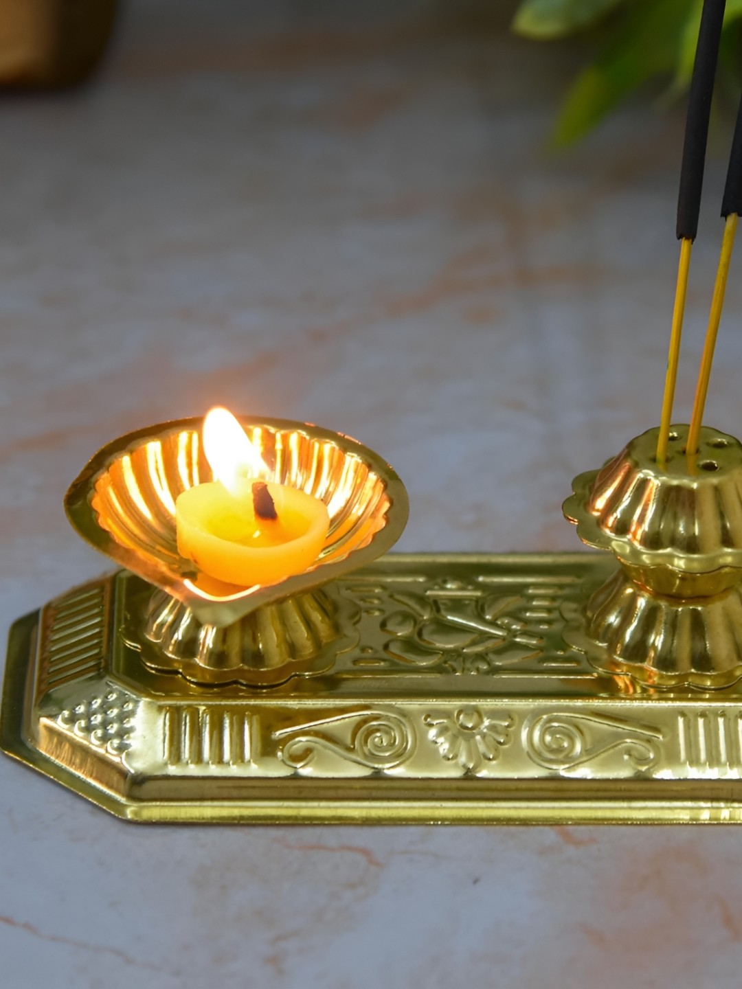 

Bhimonee Decor Beige Traditional Brass Tiger Diya Agarbatti Holder