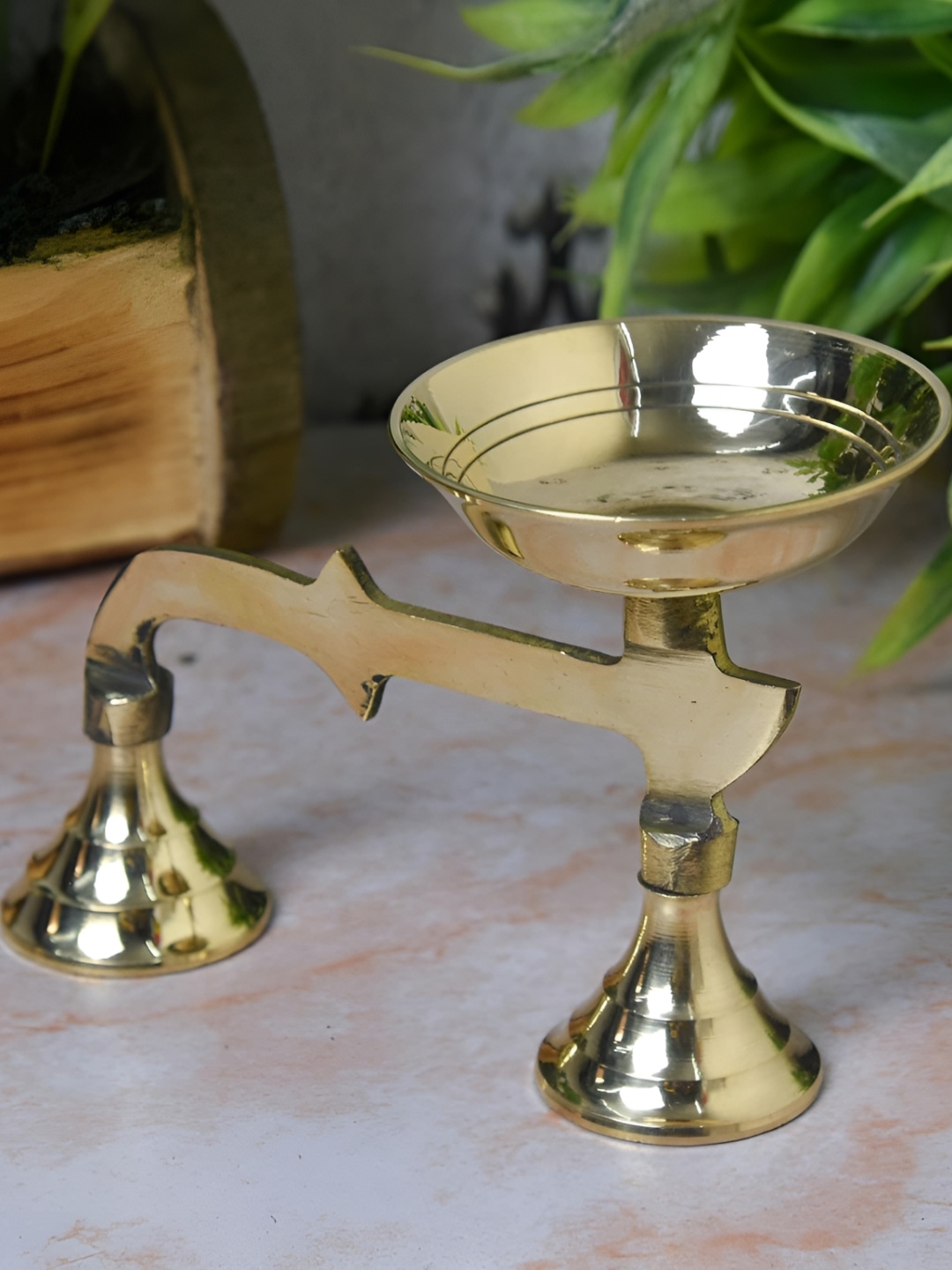 

Bhimonee Decor Copper Toned Brass Kapoor Aarti