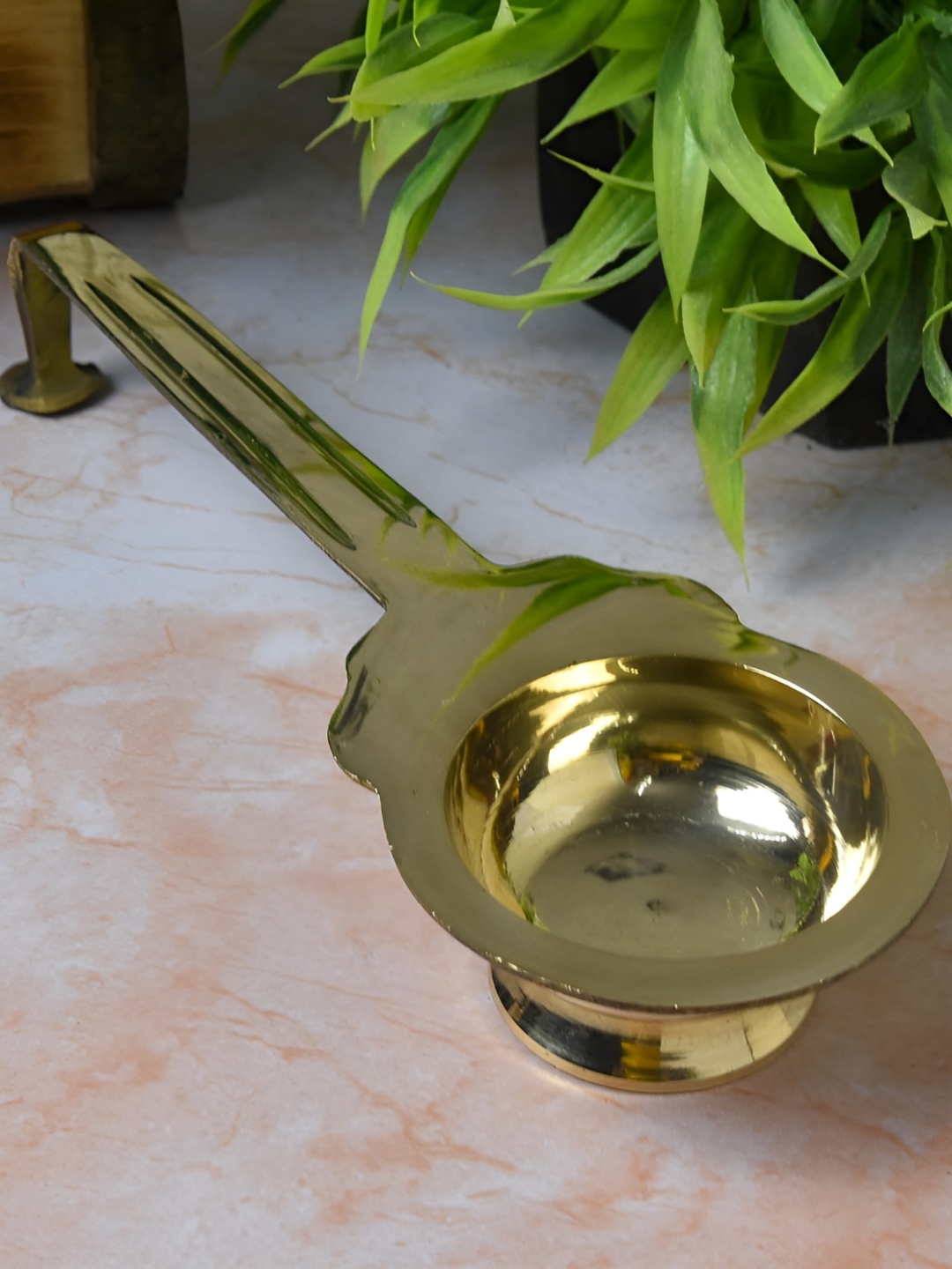 Bhimonee Decor Metallic toned Brass Dhoop Aarti