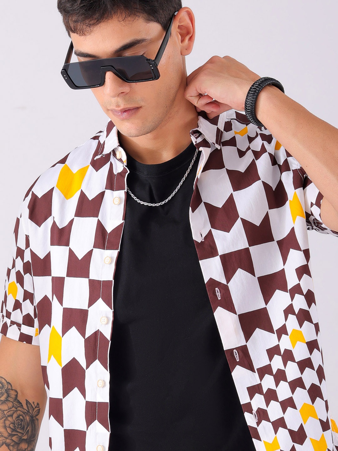 

The Indian Garage Co Men Abstract Printed Slim Fit Resortwear Shirt, Brown