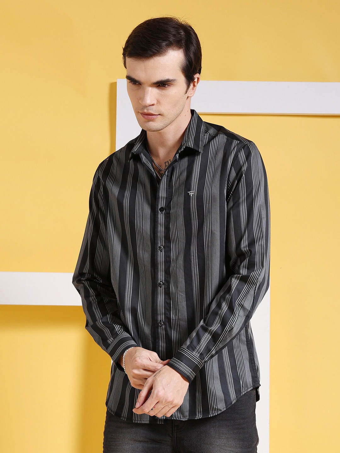 

The Indian Garage Co Slim Fit Vertical Stripes Cotton Casual Shirt, Black