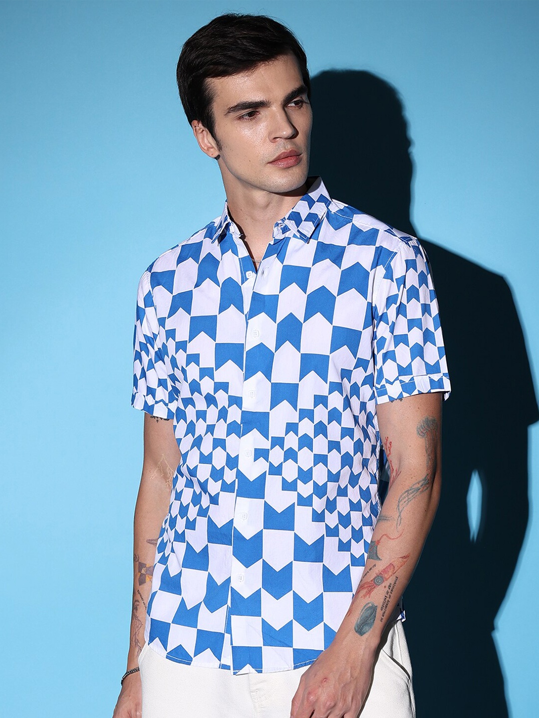 

The Indian Garage Co Slim Fit Geometric Printed Pure Cotton Casual Shirt, Blue