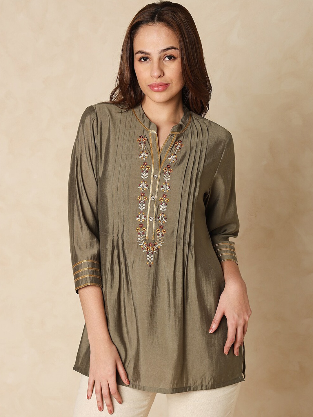 

Indifusion Floral Embroidered Mandarin Collar Pleated A-Line Kurti, Olive