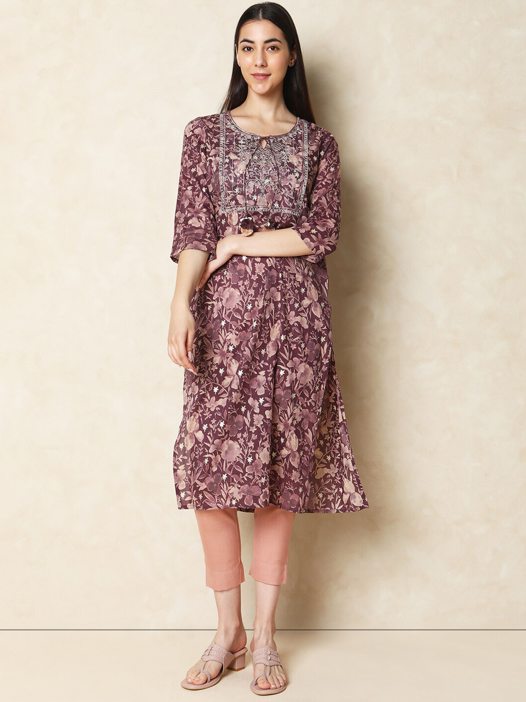 

Indifusion Floral Printed Tie-Up Neck Straight Cotton Kurta, Purple