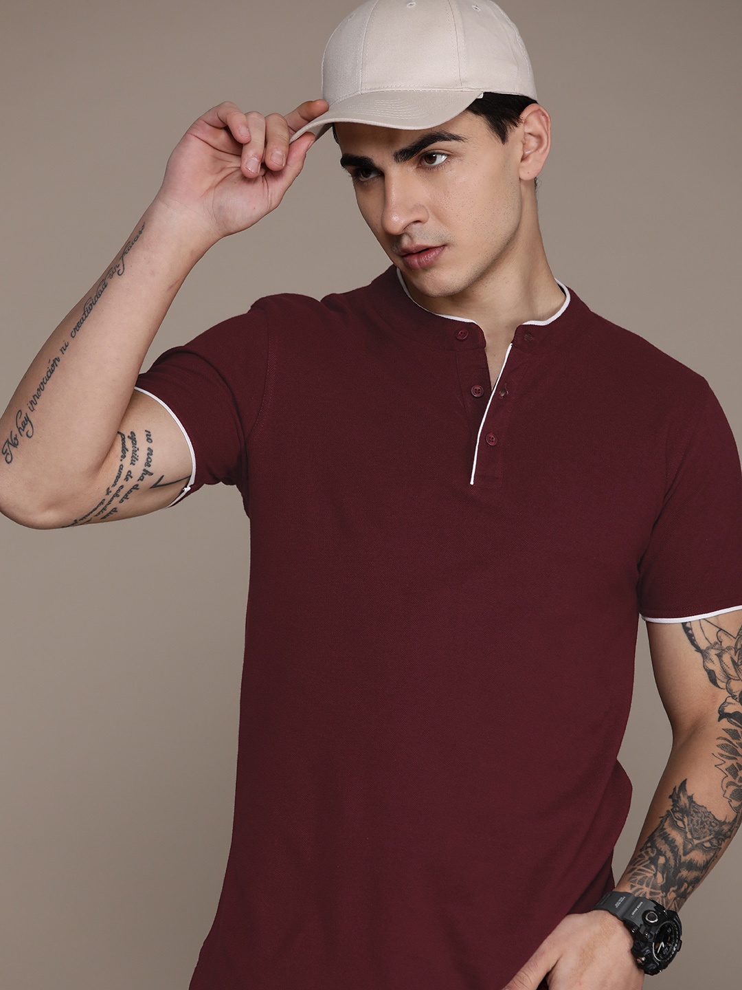 

Roadster Men Mandarin Collar Pure Cotton T-shirt, Burgundy