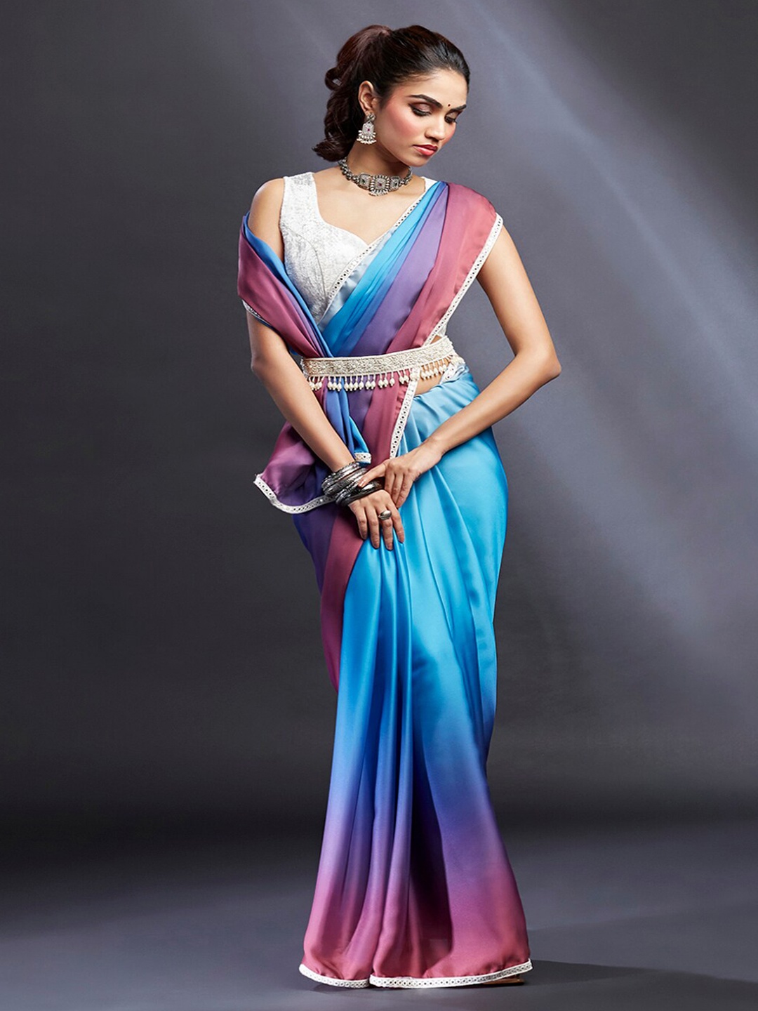 

PHATAKA Colourblocked Satin Saree, Navy blue
