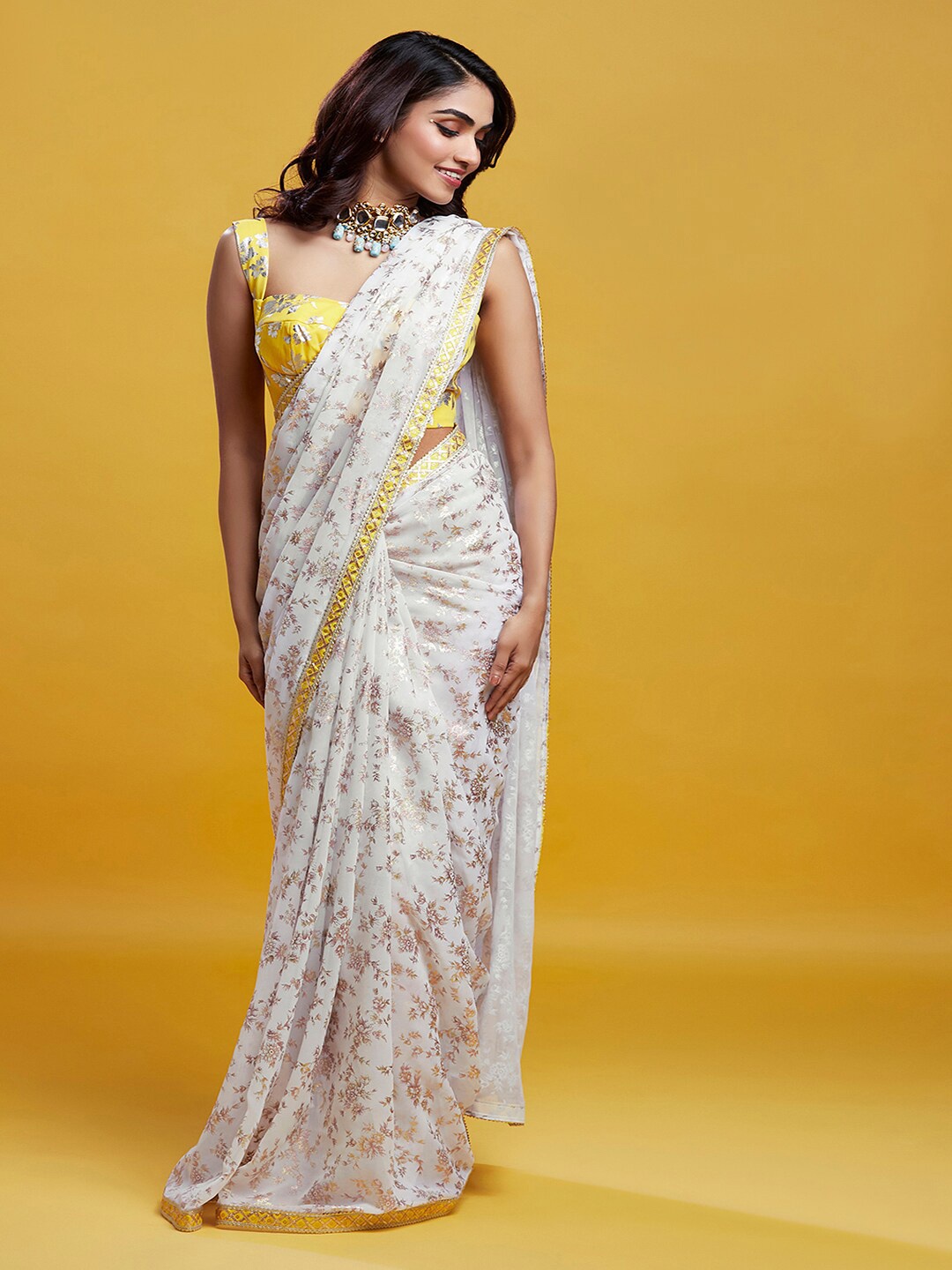 

PHATAKA Floral Printed Gotta Patti Pure Georgette Saree, White