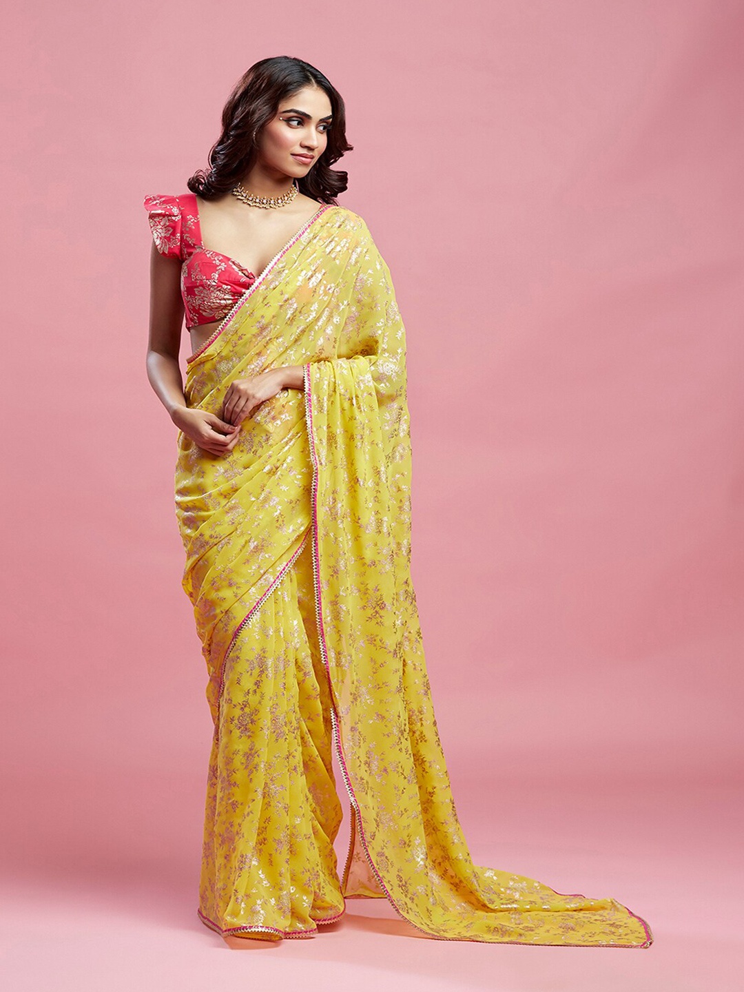 

PHATAKA Floral Printed Pure Georgette Block Print Saree, Yellow