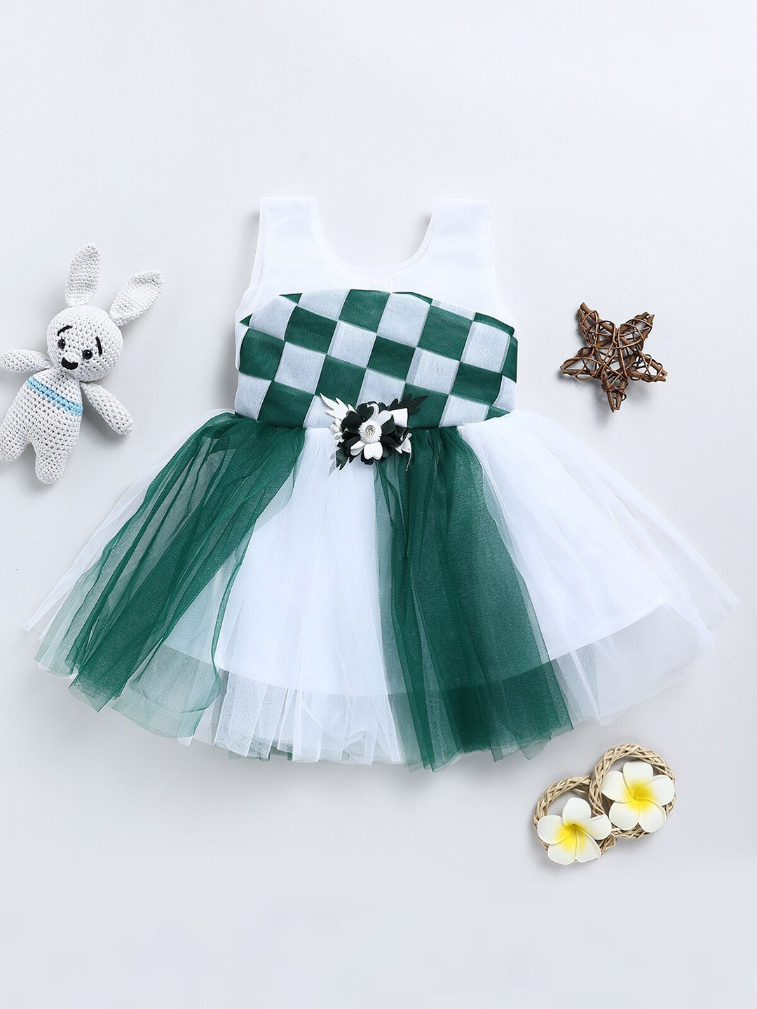

SmartRAHO Girls Self Design Gathered Detail Fit & Flare Dress, Green