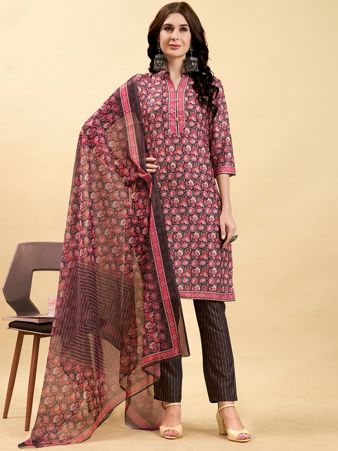 

Anouk Floral Printed Regular Kurta With Trousers & Dupatta, Magenta