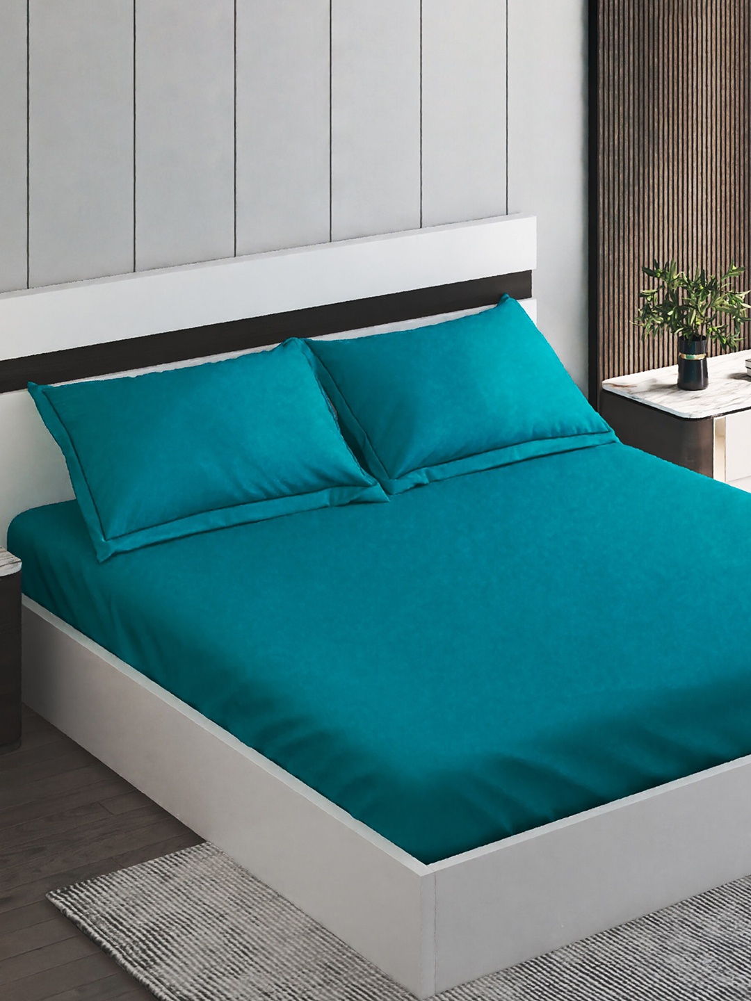 

Home Centre Teal Cotton 150 TC King Bedsheet with 2 Pillow Covers