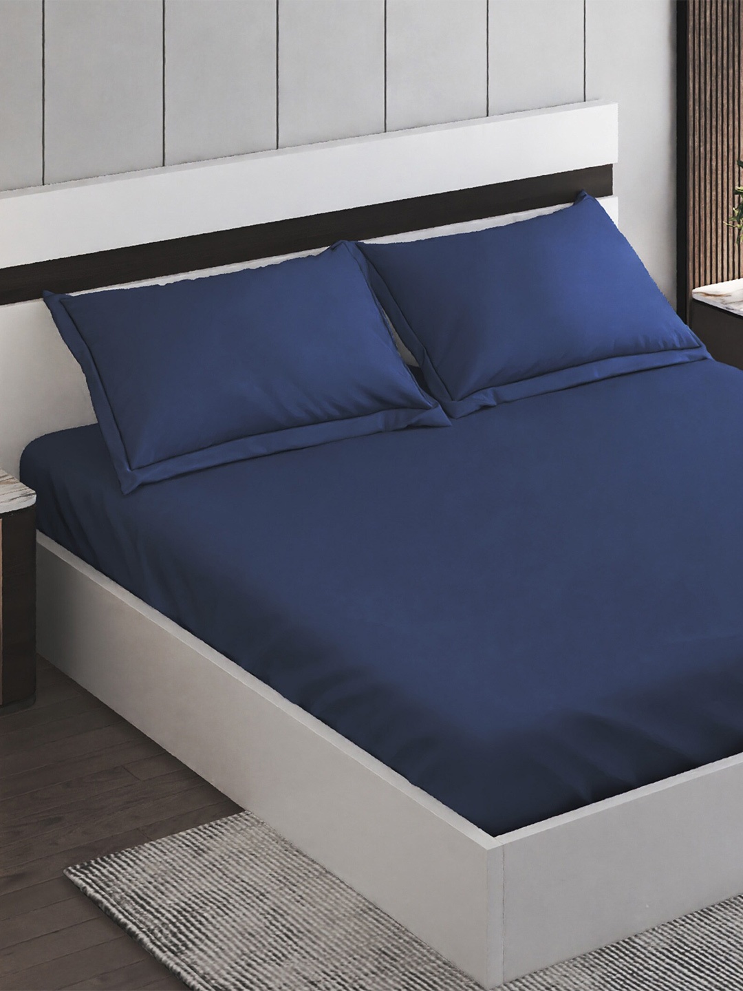 

Home Centre Blue Cotton 150 TC King Bedsheet with 2 Pillow Covers