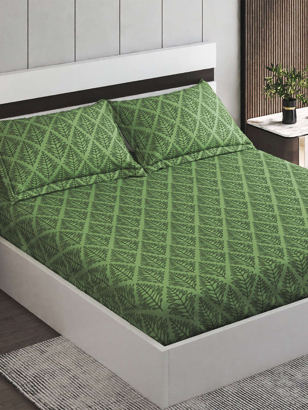 

Home Centre Green Ethnic Motifs Cotton 150 TC Fitted Queen Bedsheet with 2 Pillow Covers