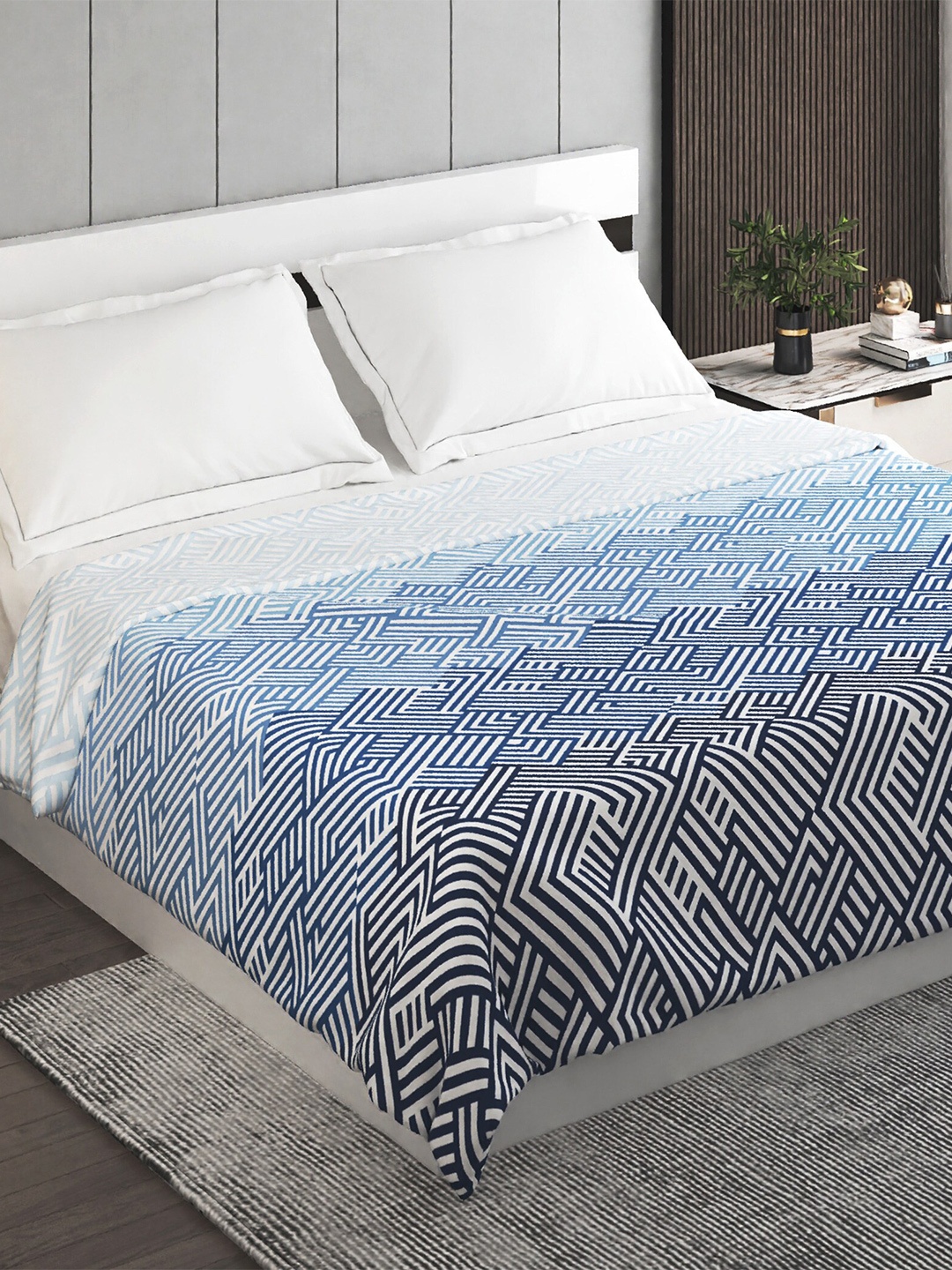 

Home Centre Blue & White Printed 150 GSM Double Bed Blanket