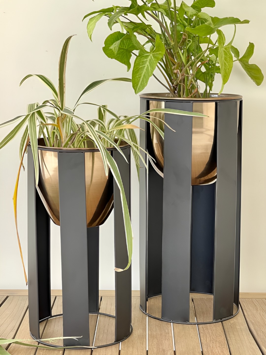 

CK HOMEZ Black Metal Flower Vase