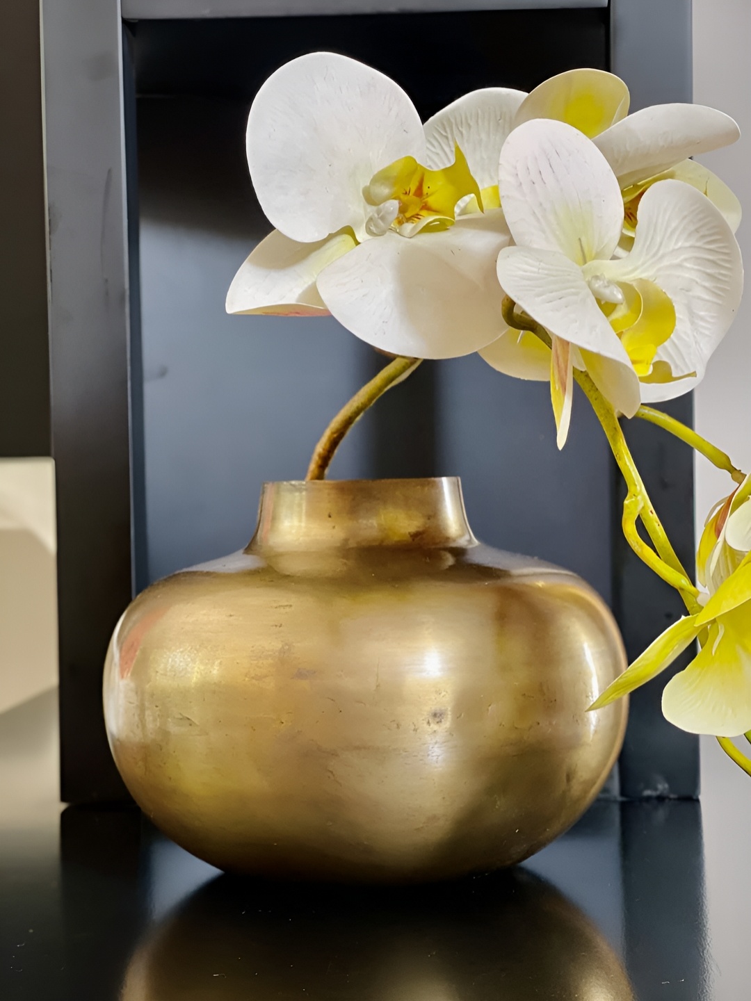 

CK HOMEZ Gold-Toned Metal Flower Vase