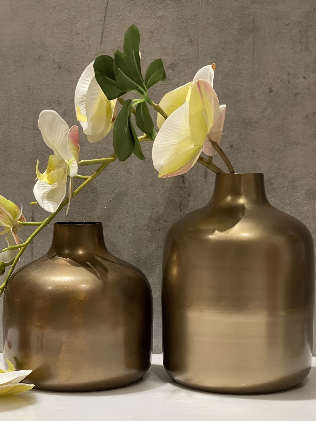 

CK HOMEZ Gold-toned Metal Flower Vase