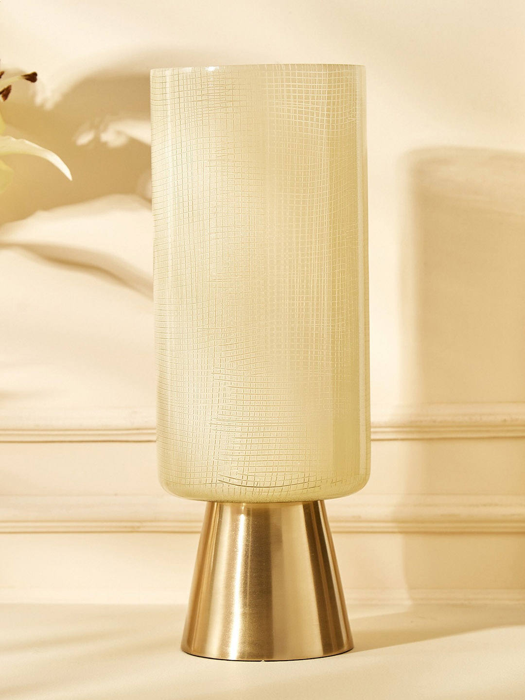 

Home Centre Eternity Vogue Off White Glass Decorative Vase