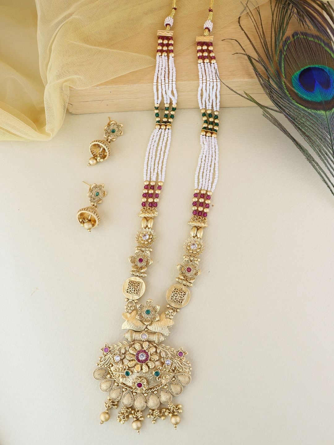 

I Jewels Gold-Plated Stone-Studded & Beaded Jewellery Set