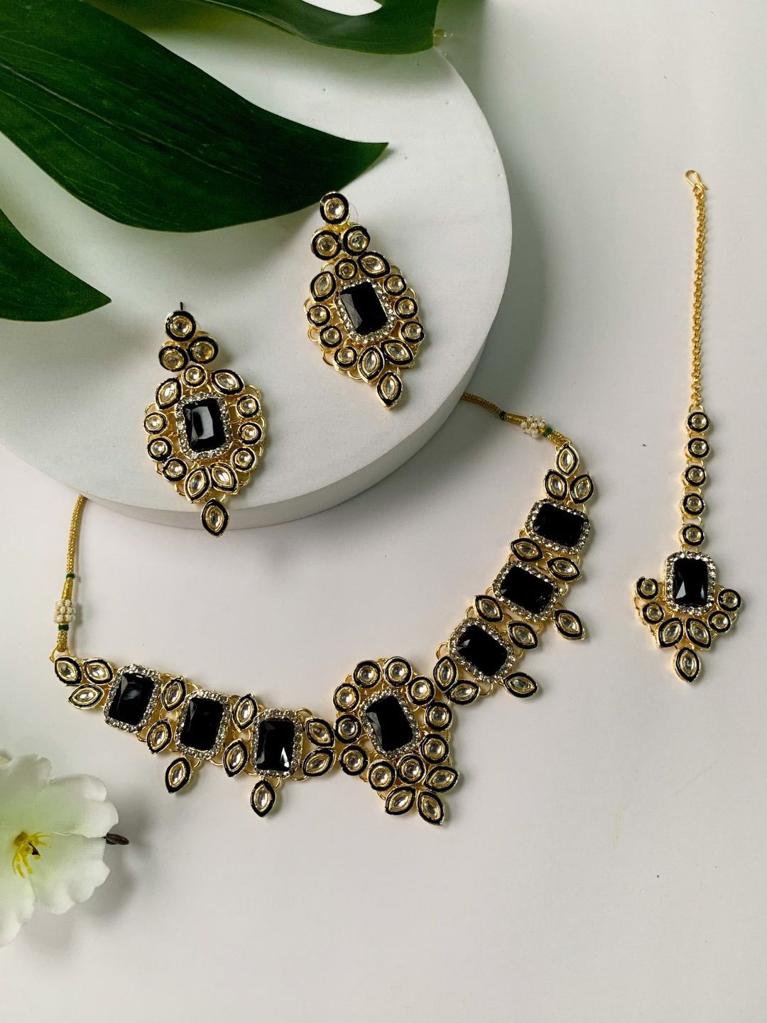 

I Jewels Gold-Plated Kundan-Studded & Beaded Jewellery Set