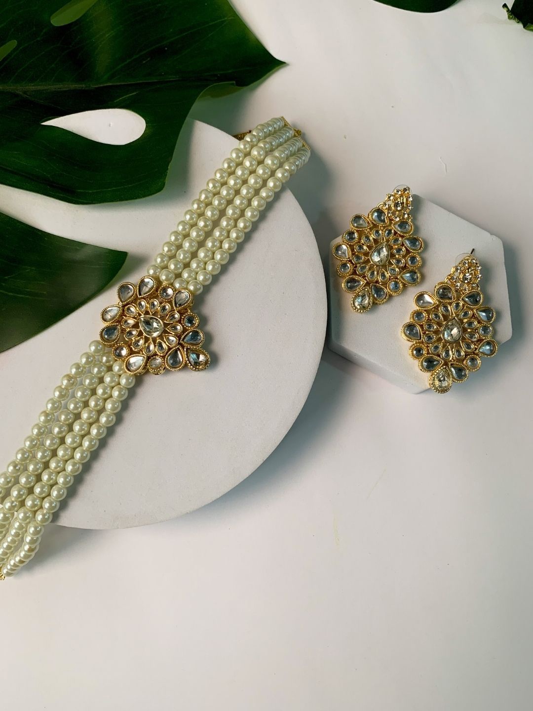 

I Jewels Gold-Plated Kundan Studded & Beaded Jewellery Set