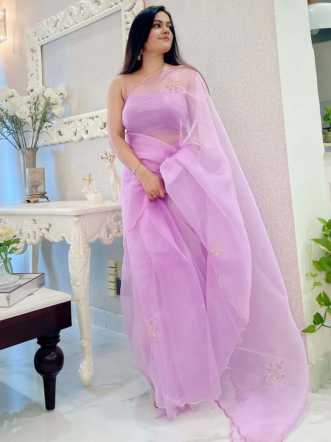 

Stylefables Floral Embroidered Sequined Saree, Pink