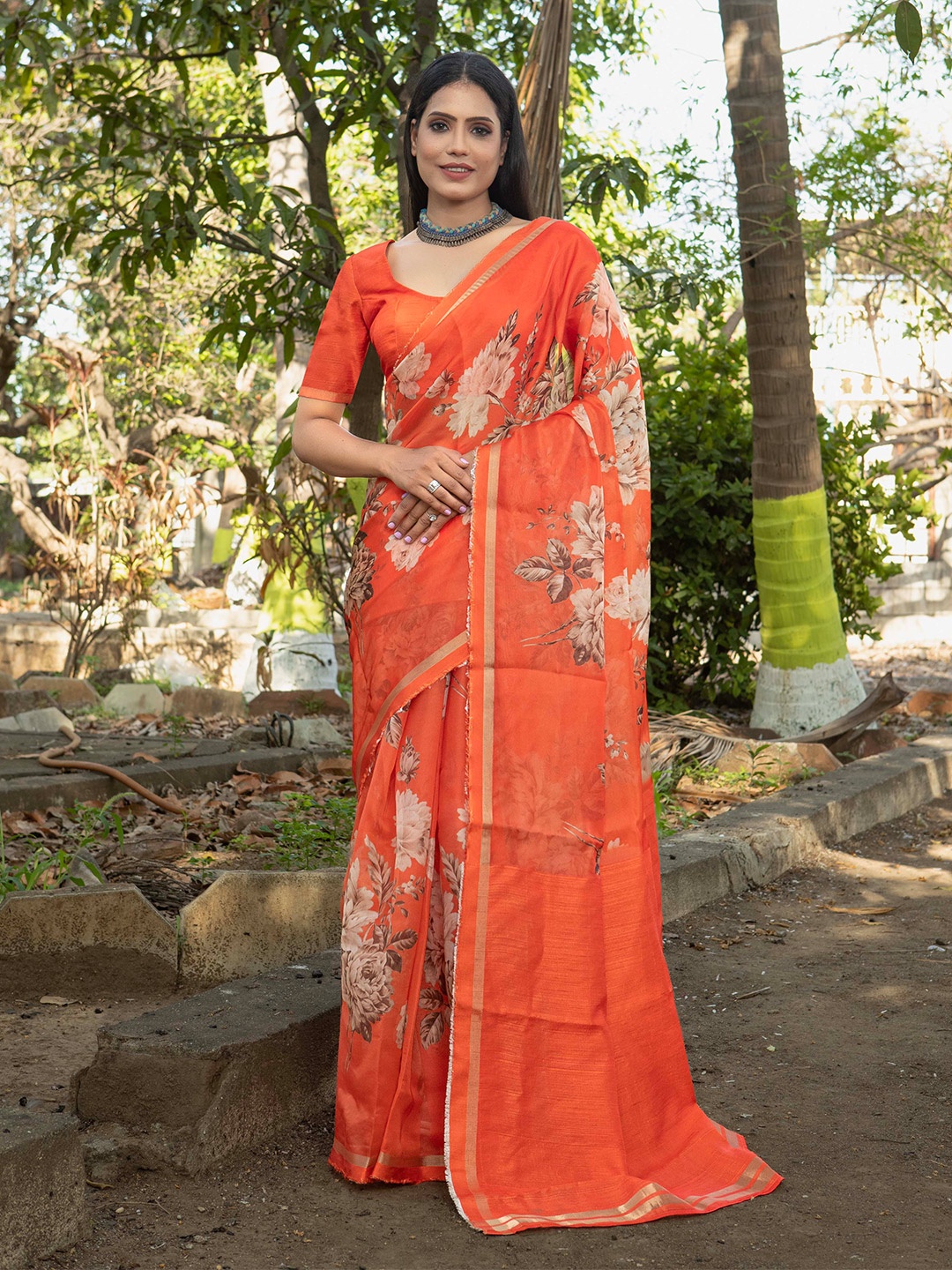 

Stylefables Floral Printed Zari Saree, Orange