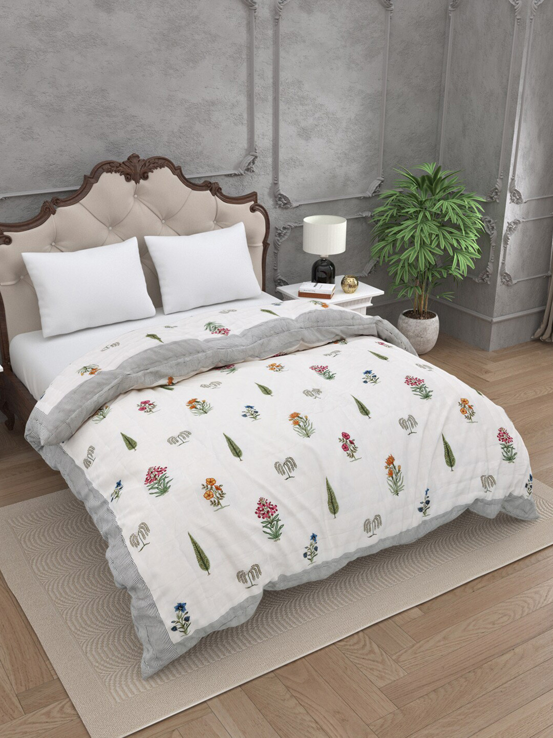 

JAIPUR FABRIC Off White & Green Floral Printed Cotton 210 GSM Double Bed Quilt