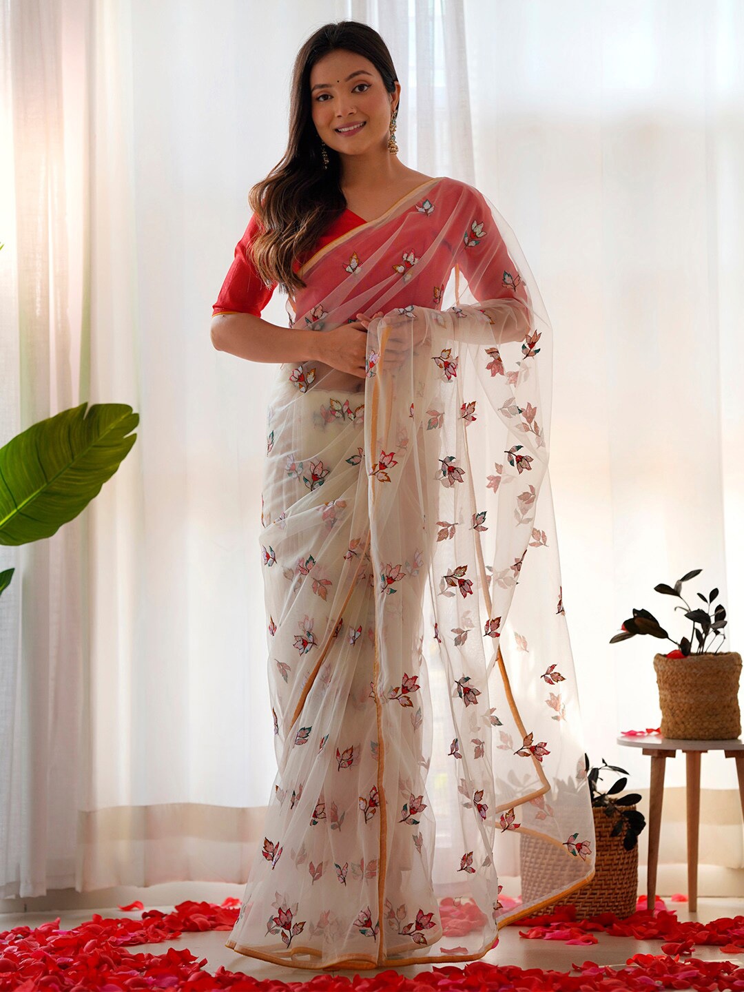 

Saree mall Floral Embroidered Sequinned Net Saree, Yellow