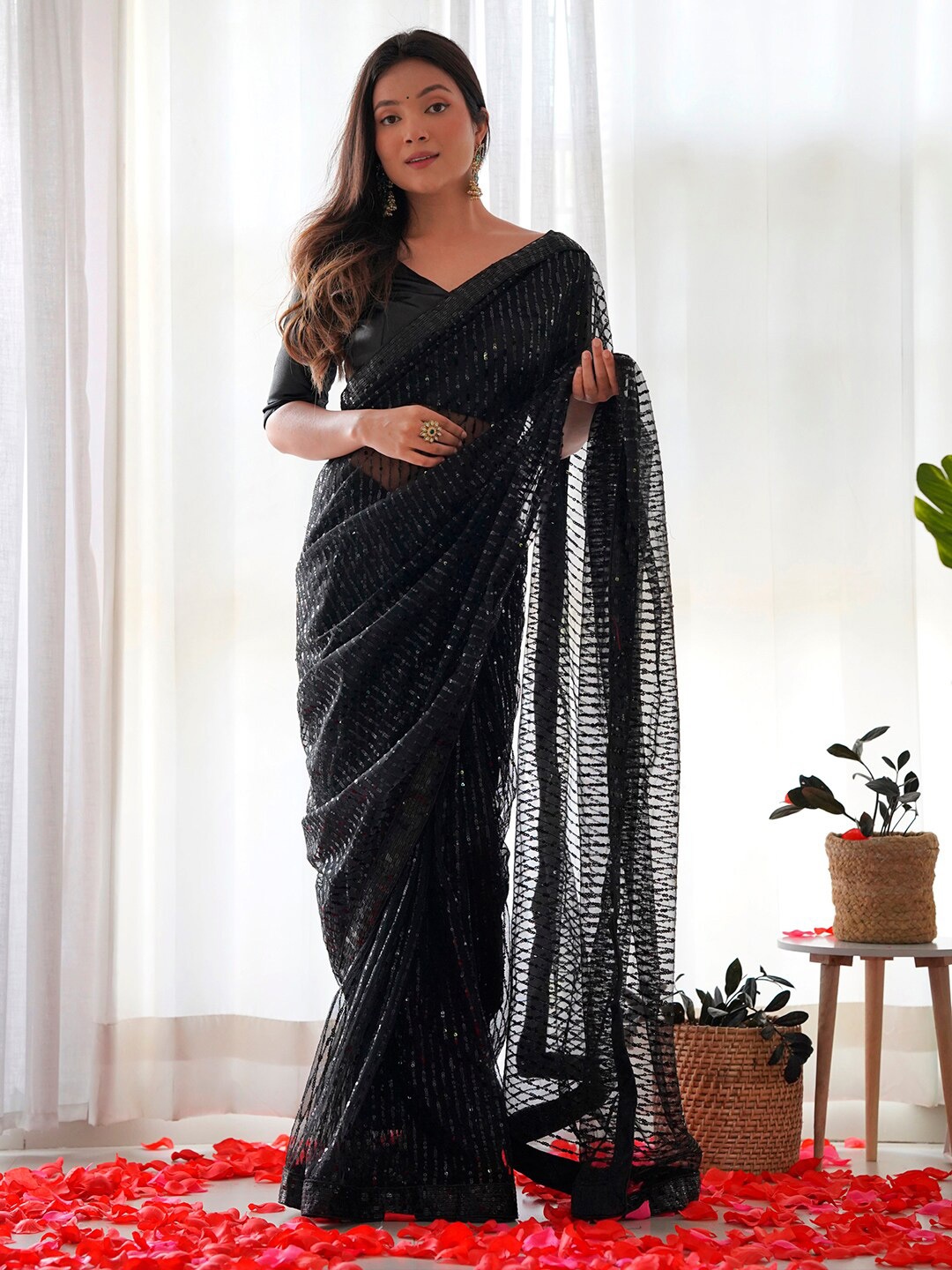 

Saree mall Embroidered Sequinned Net Saree, Black
