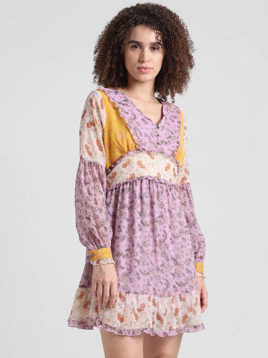 

ONLY Floral Printed Ruffled V-Neck Cuffed Sleeves Chiffon Fit & Flare Dress, Lavender